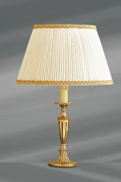 Lampe De Style Louis XVI En Bronze Massif Doré Avec Grand Abat-jour Blanc Plissé Et Galonné
