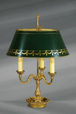 Lampe En Bronze Massif De Style Louis XVI, Trois Lumières, Avec Abat-jour En Bronze Peint Vert Et Doré