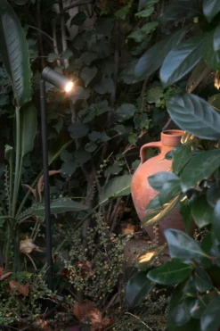 Balise D'extérieur Noire Spot Cylindrique Sur Grande Tige à Pointe Seth -Magasin D'Éclairage Domestique luminaire design 19070639 2R