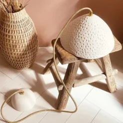 Suspension Domnine Avec Rosace En Porcelaine - Myriam Aït Amar -Magasin D'Éclairage Domestique suspension domnine avec rosace en porcelaine myriam ait amar 3