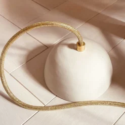 Suspension Domnine Avec Rosace En Porcelaine - Myriam Aït Amar -Magasin D'Éclairage Domestique suspension domnine avec rosace en porcelaine myriam ait amar 4